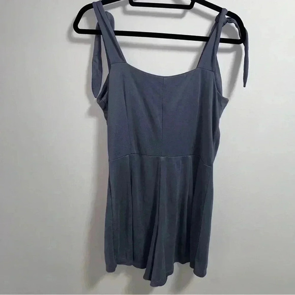 Heartloom Romper - Picture 2 of 8